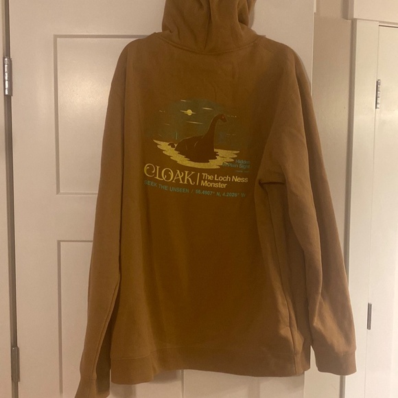 This hoodie is so cool and comfortable and very stylish and it glows in the dark - Picture 8 of 8